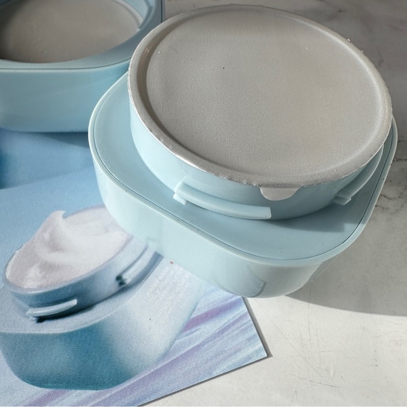 Laneige WATER BANK BLUE HYALURONIC GEL MOISTURIZER - combination skin - Picture 5 of 14